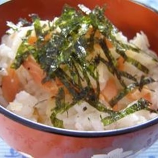 簡単ひとりランチ☆残った鮭＆お寿司のガリ